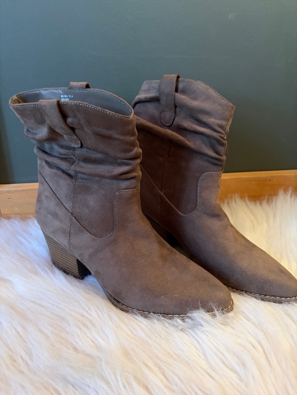 a.n.a Womens Delia Porchini Stacked Heel Slouch Boots